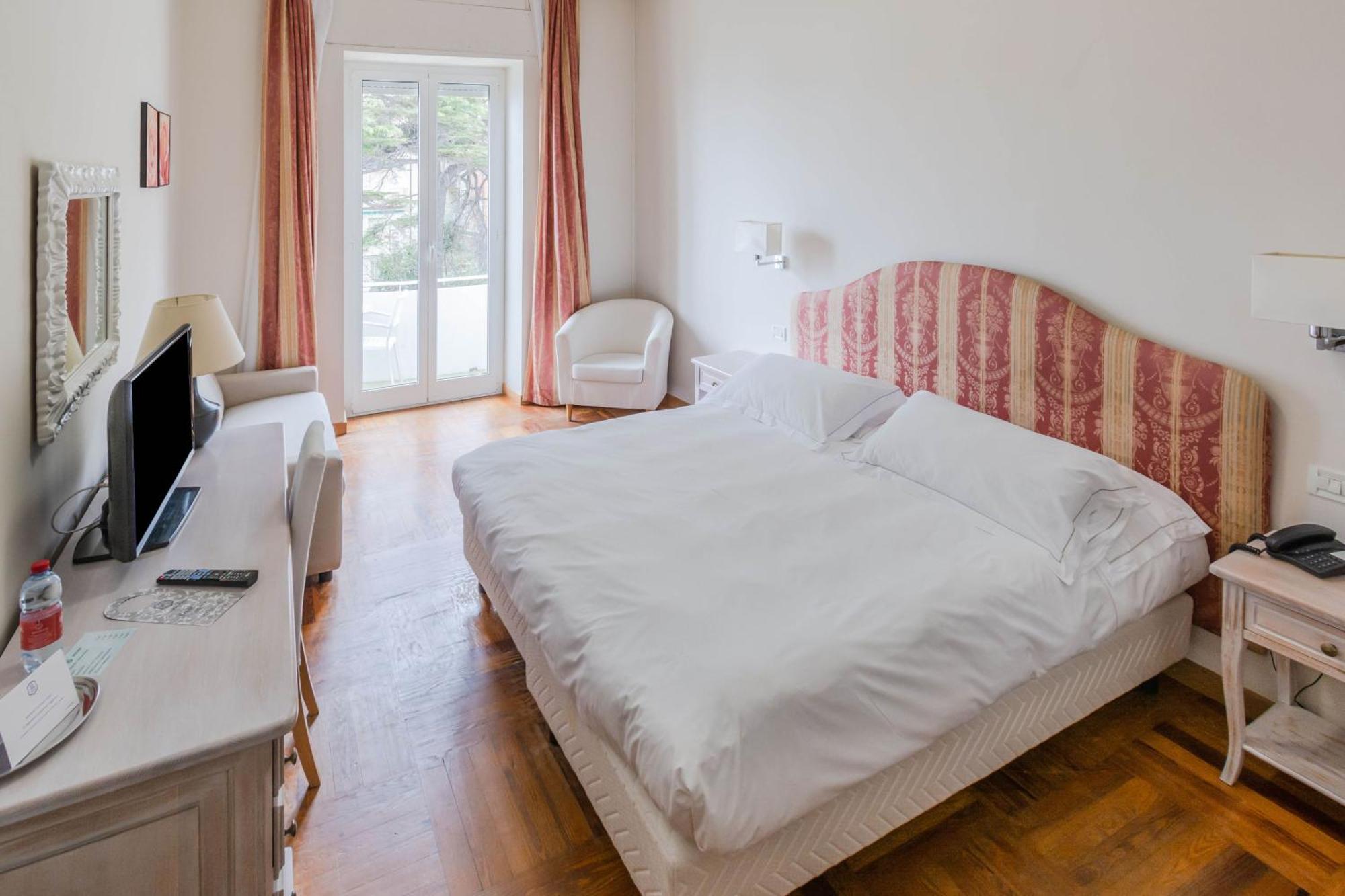 Hotiday Room Collection - Mediterranee Alassio Zewnętrze zdjęcie